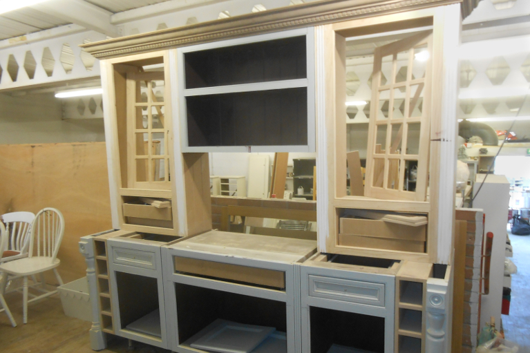 dresser_1_767x511