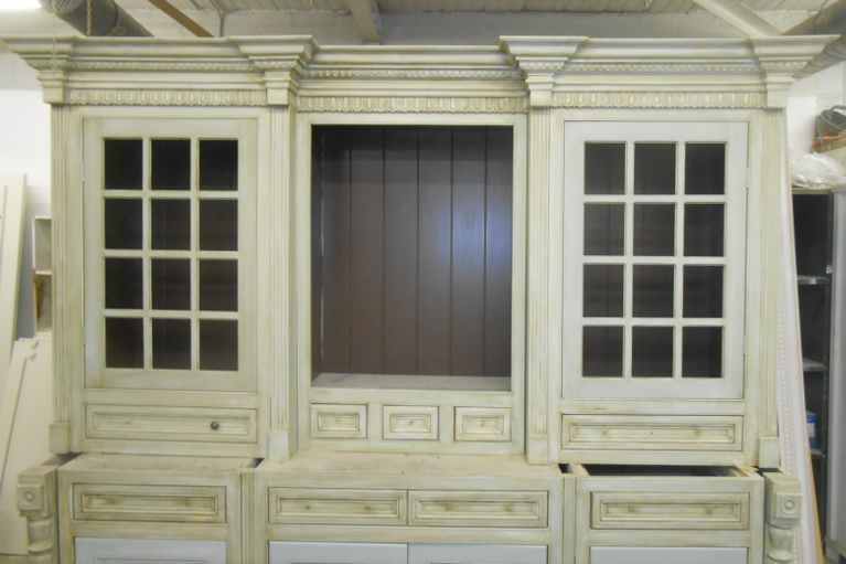 dresser_3_767x511