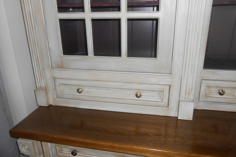 dresser_8_767x511